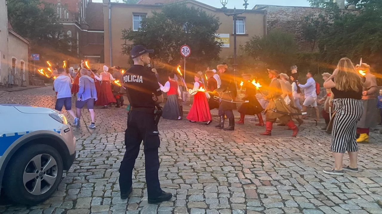 Policjanci zabezpieczali VIVAT VASA