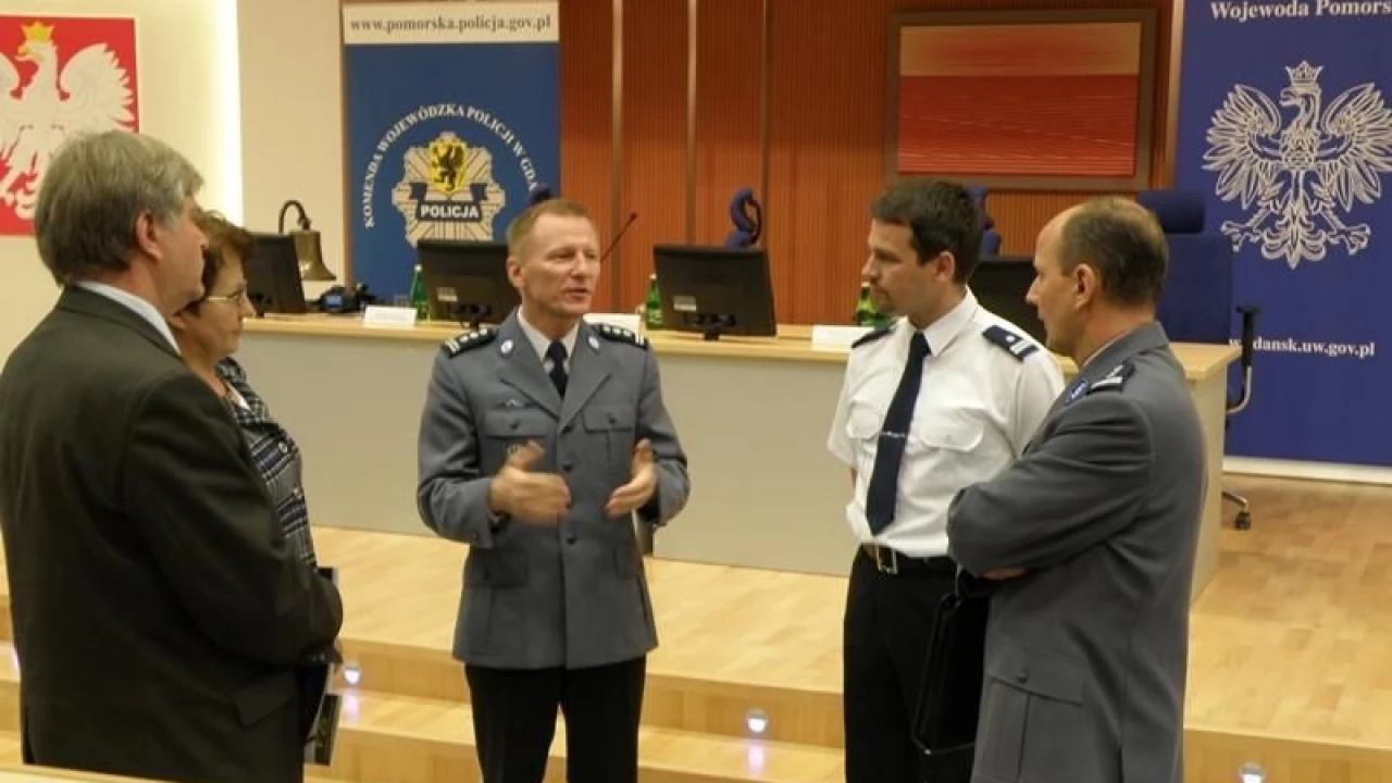 Policjanci zapraszają młodych aktorów