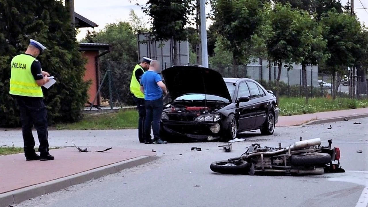 Policjanci zatrzymali kierowcom prawa jazdy za spowodowanie wypadków