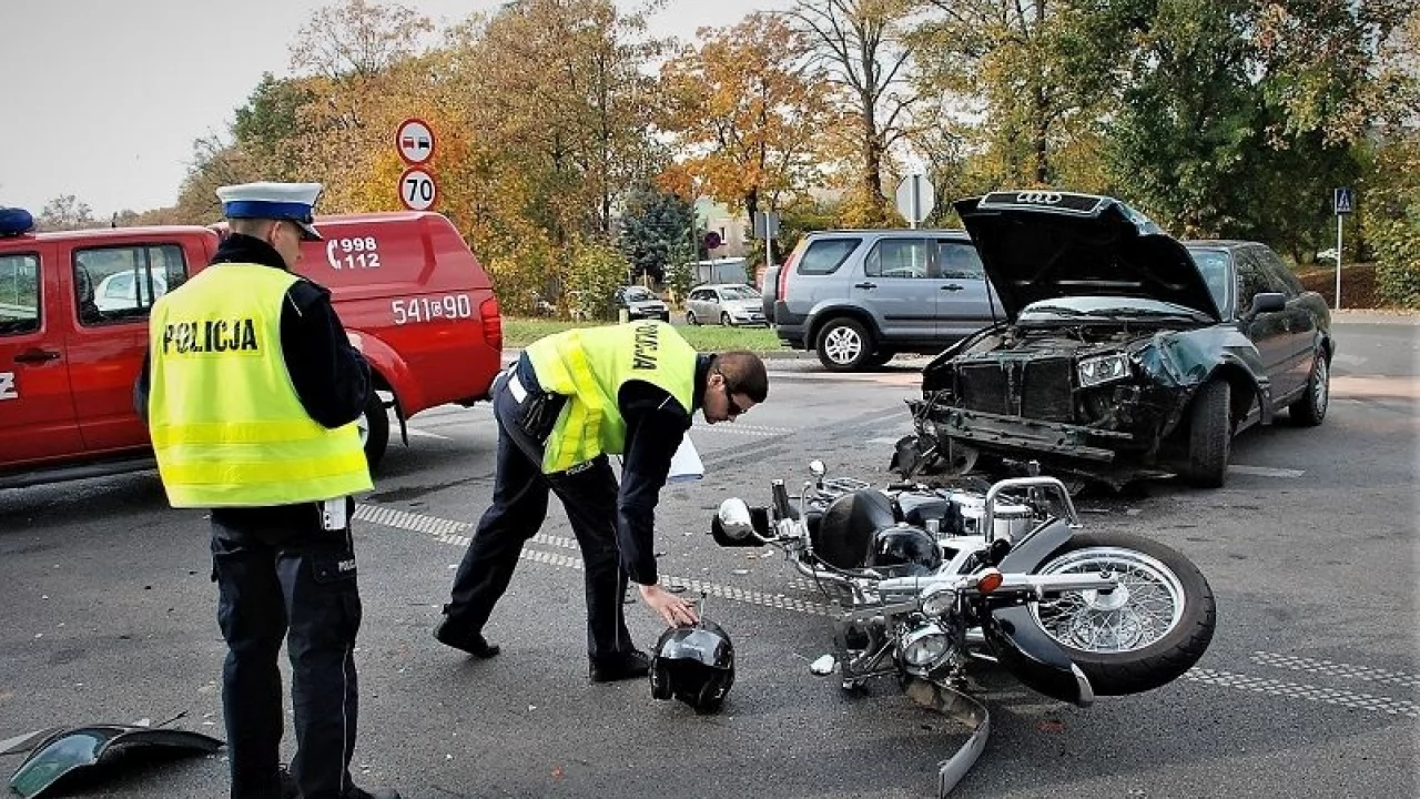 Policjanci zatrzymali prawo jazdy za spowodowanie wypadku