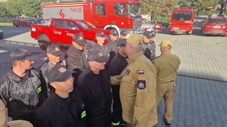 Pomagali powodzianom, teraz wrócili do domu