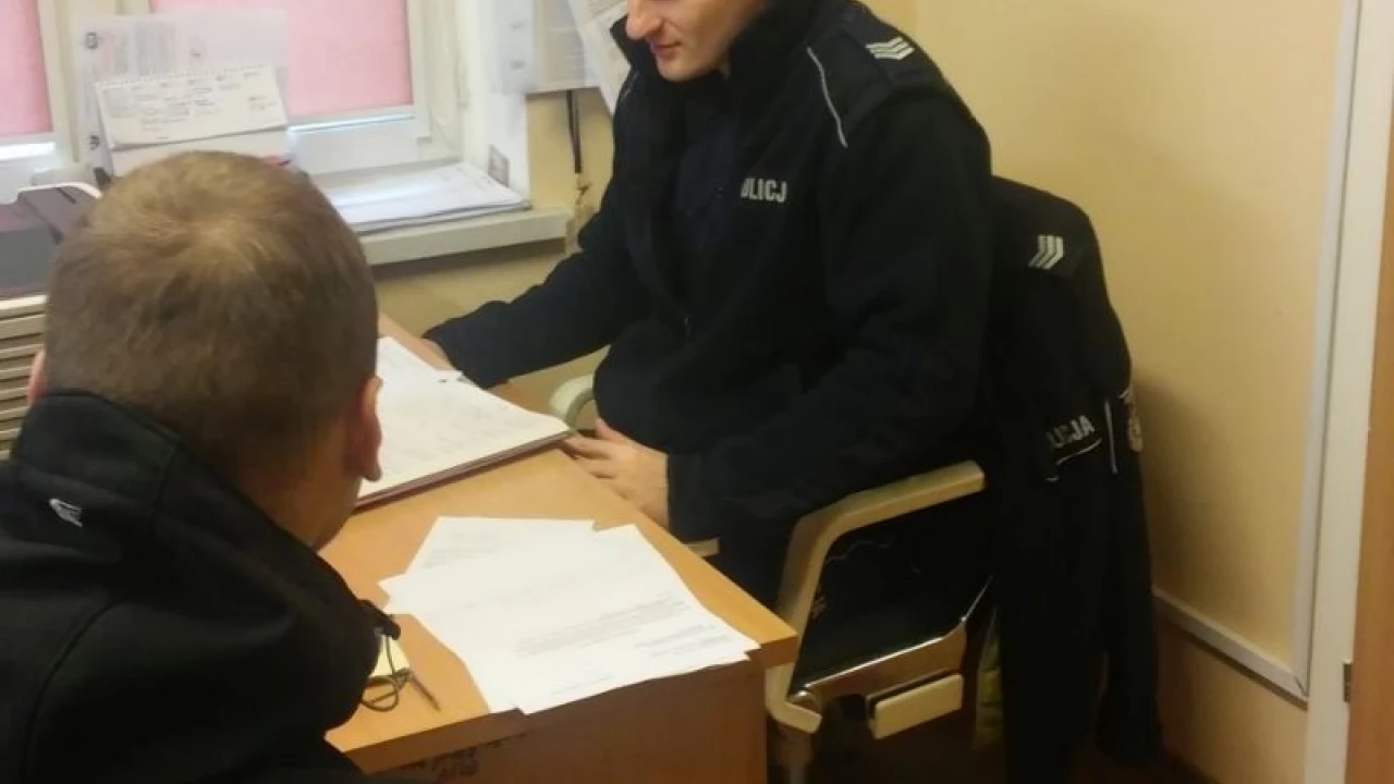 Poszedł do szkoły, skończył na komisariacie. Skusiła go... gaśnica