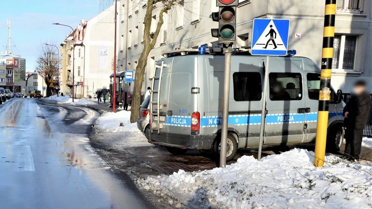 Potrącenie na Wojska Polskiego. 79-latek wjechał na czerwonym świetle