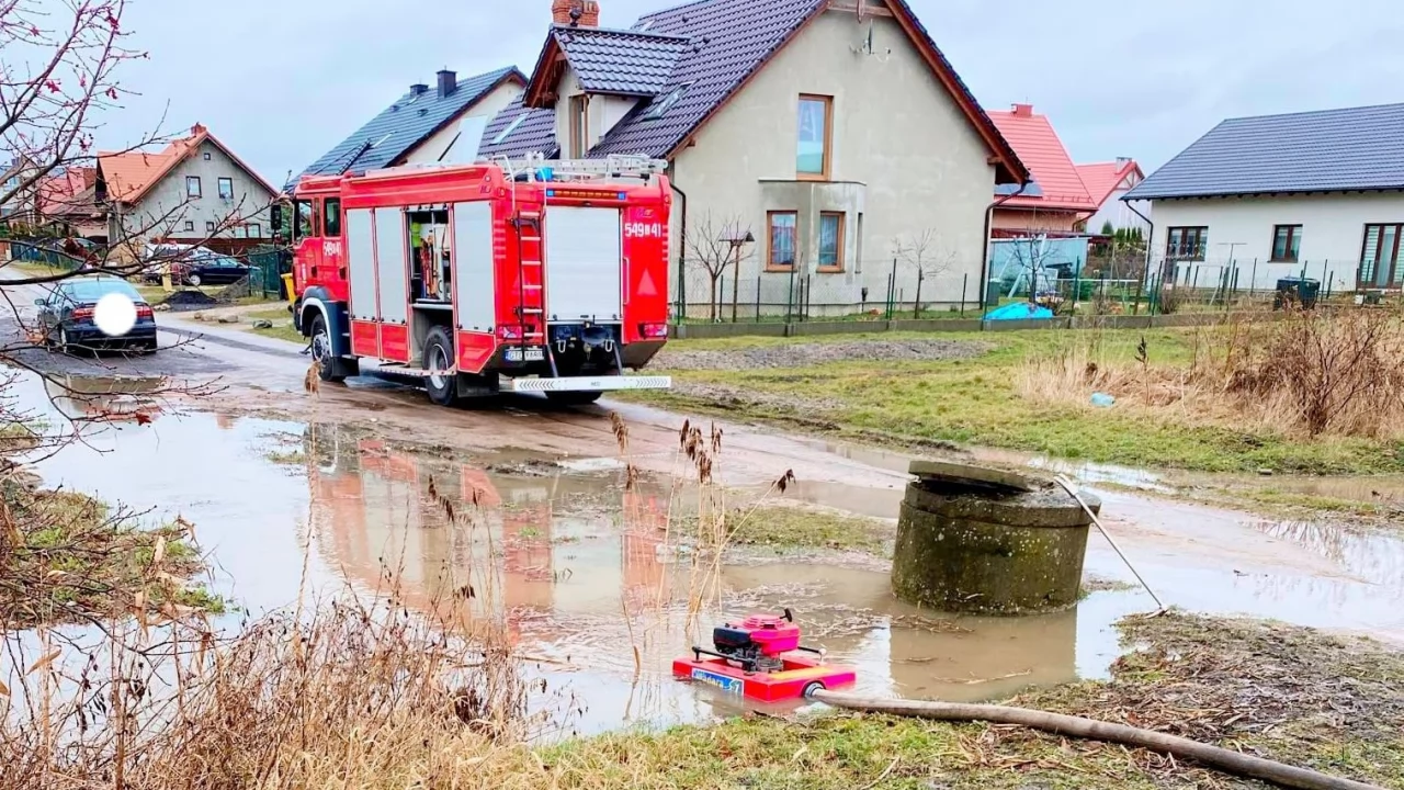 Powiat tczewski. 24 strażackie interwencje po obfitych opadach deszczu