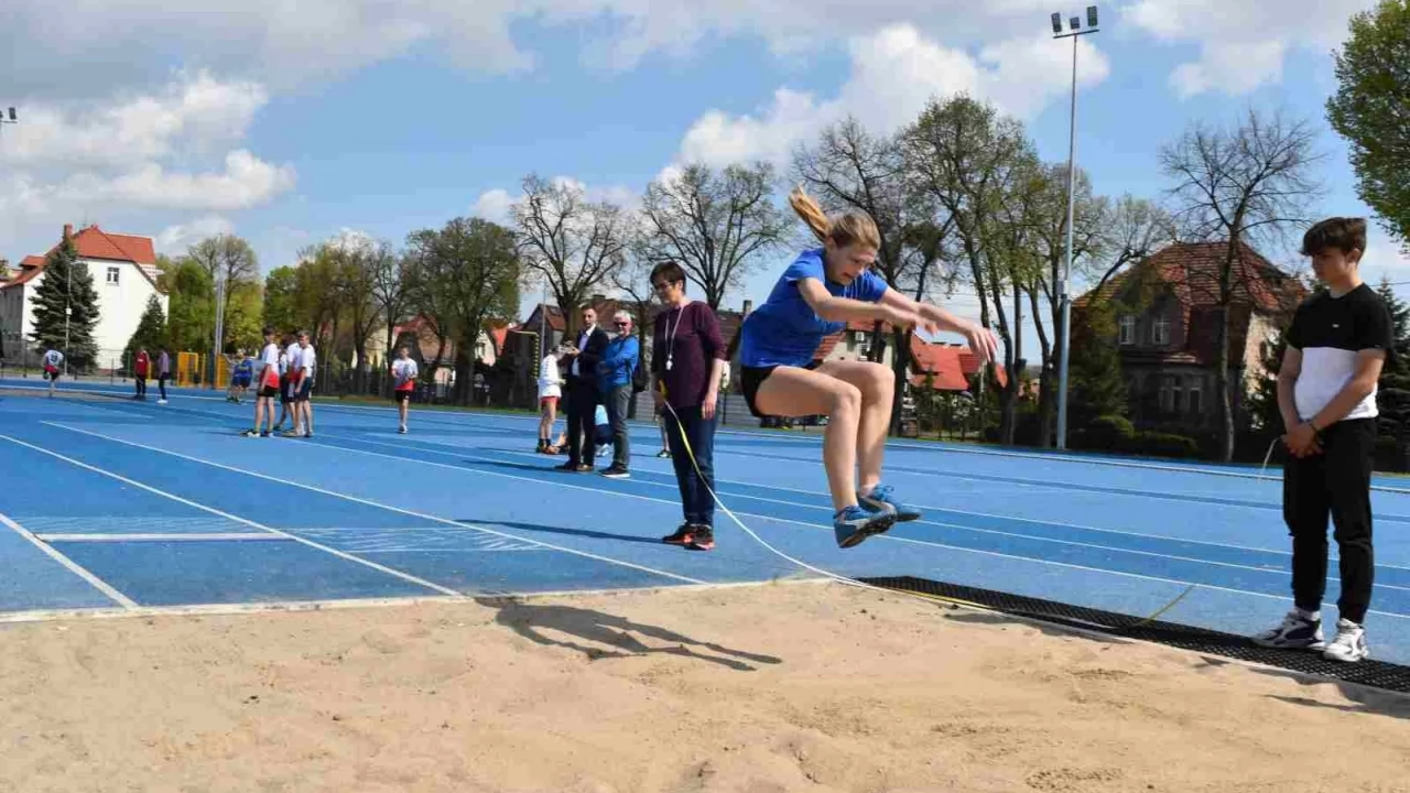 Powiatowe i Miejskie Igrzyska Dzieci w Czwórboju Lekkoatletycznym