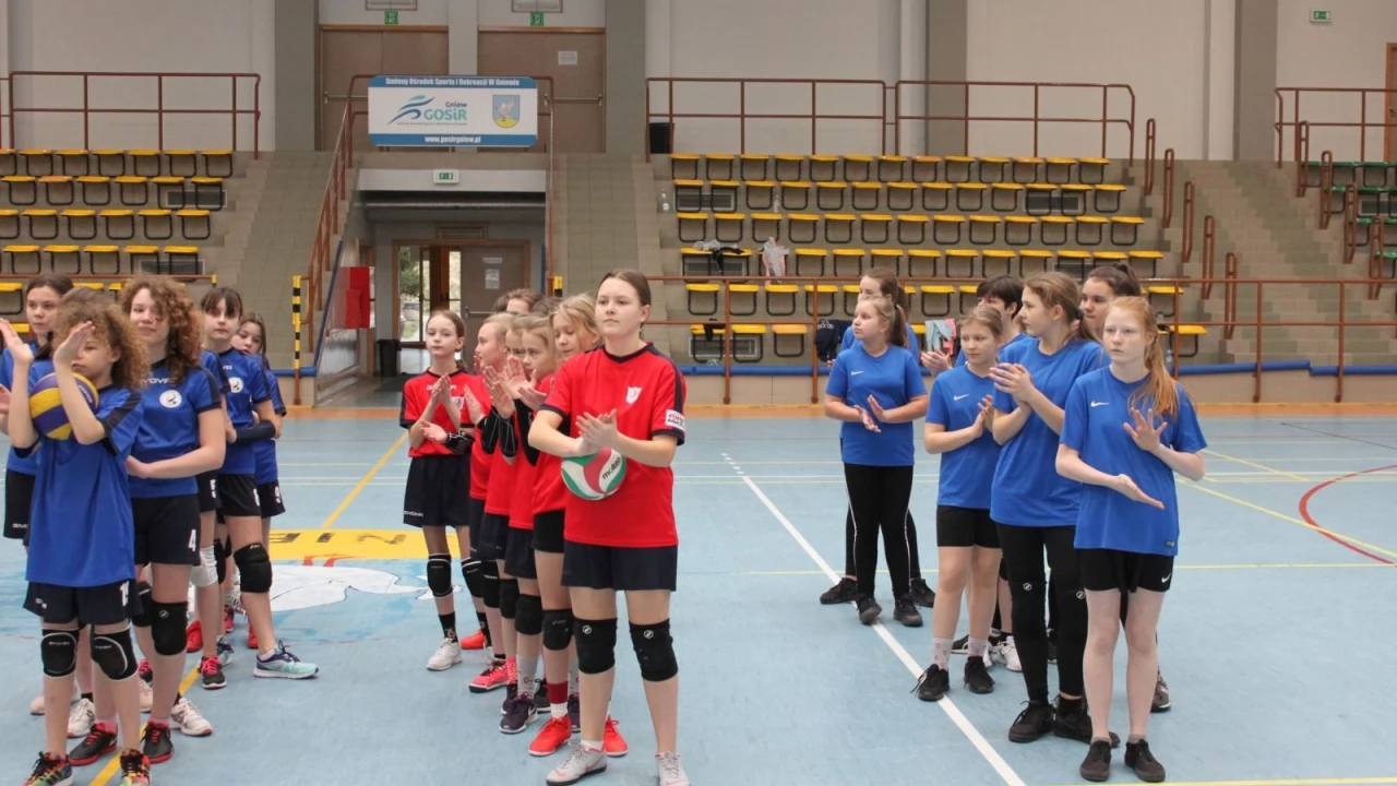 Powiatowe Igrzyska Dzieci w Mini Piłce Siatkowej