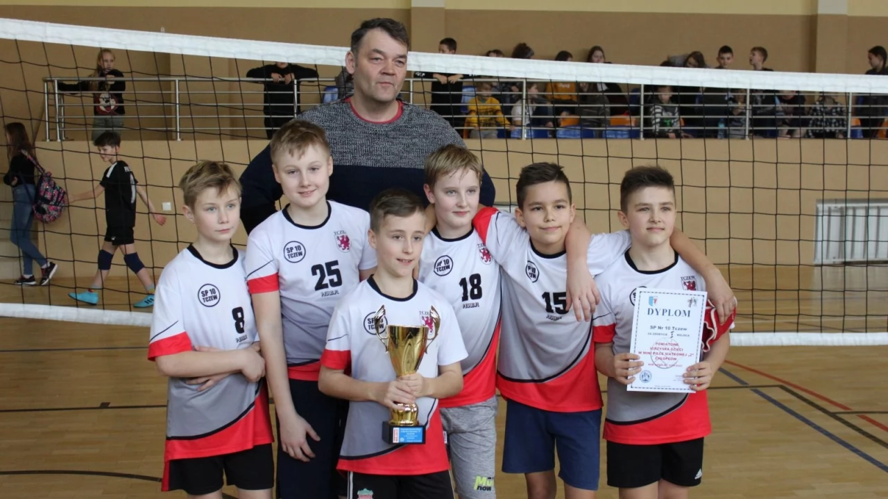 Powiatowe Igrzyska Dzieci w Piłce Siatkowej "Dwójek" Chłopców
