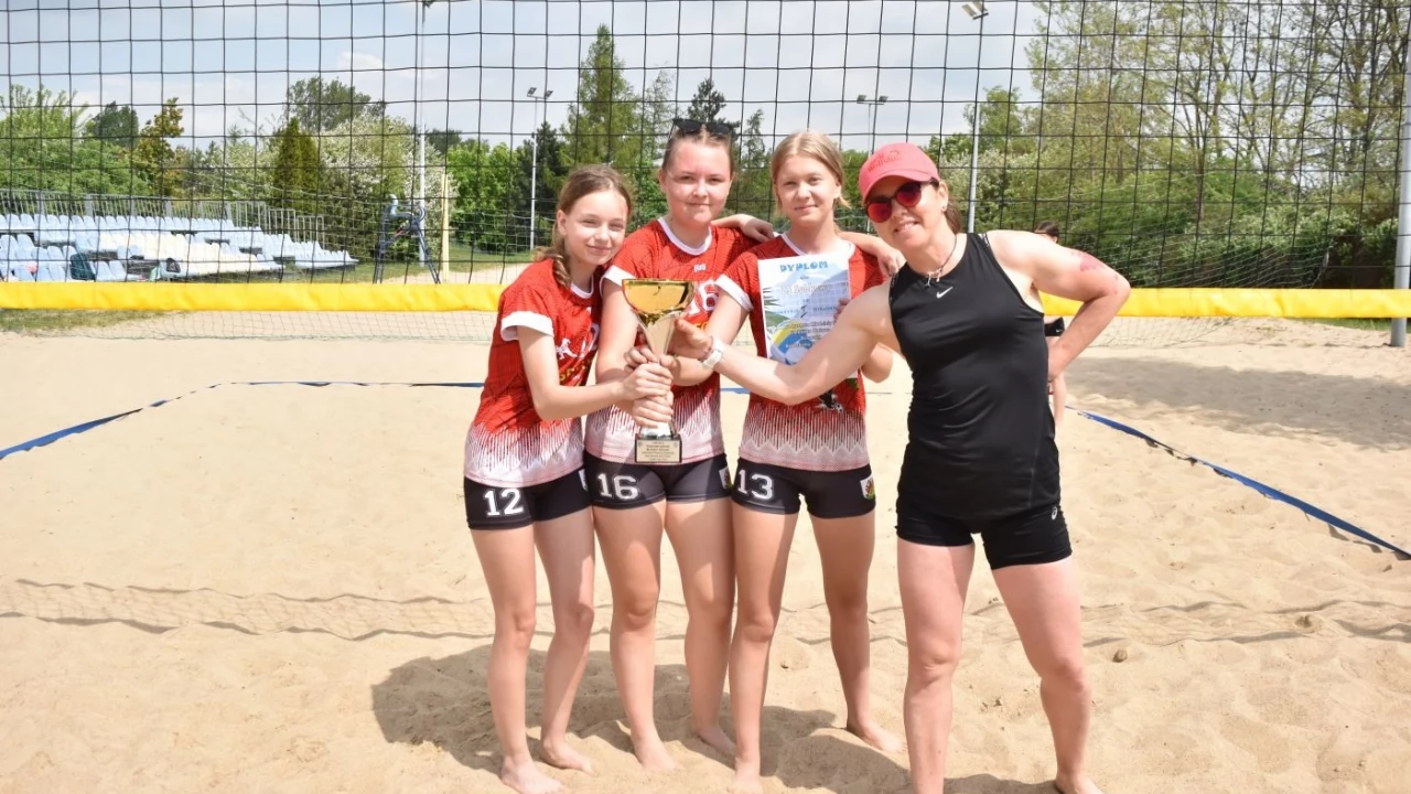 Powiatowe Igrzyska Młodzieży Szkolnej w Siatkówce Plażowej