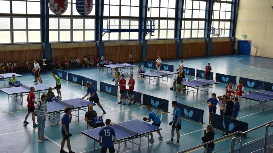 Powiatowe rozgrywki w tenisa stołowego