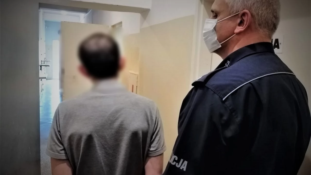 Pracownik punktu z paczkami rozpakował pakunek i zabrał telefon. Grozi mu 5 lat więzienia