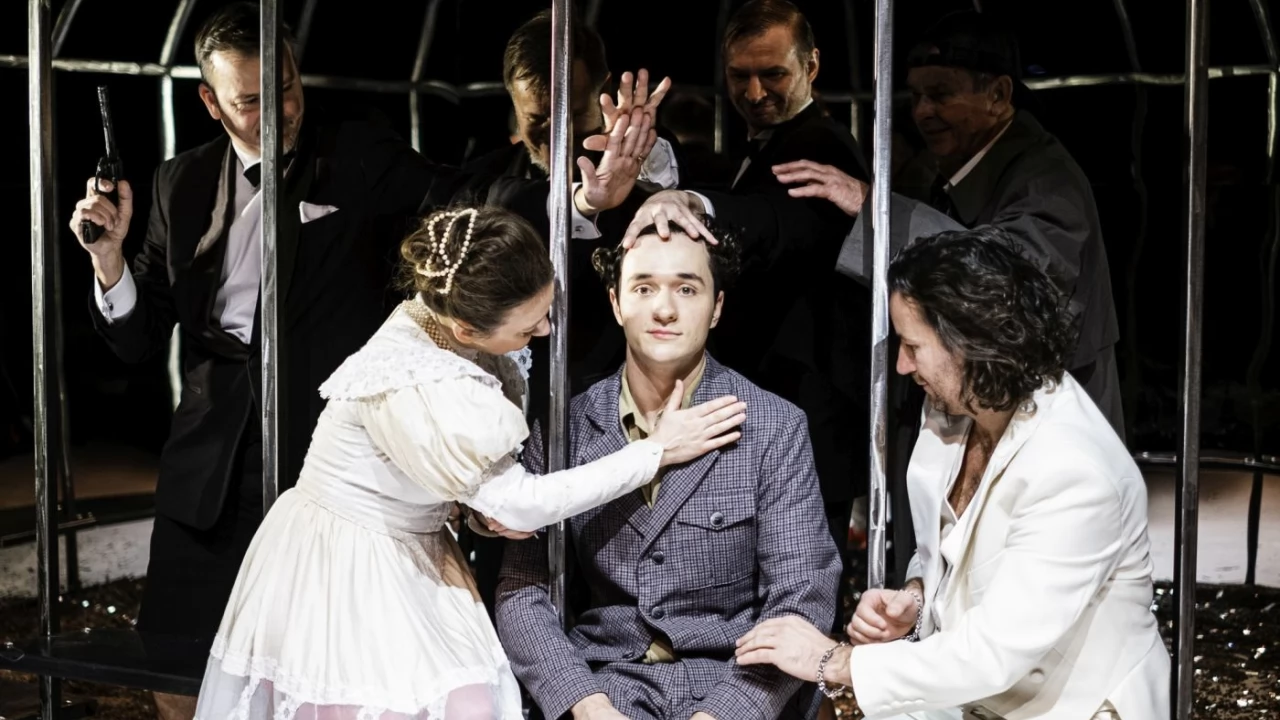 "Ptak" - spektakl /Teatr Polska