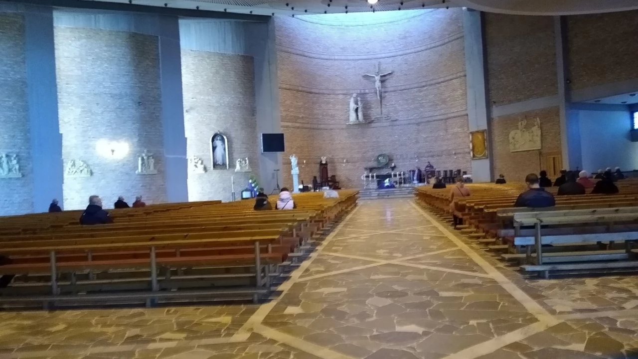 Pustki na ulicach i w kościołach. Koronawirus zatrzymał tczewian w domach