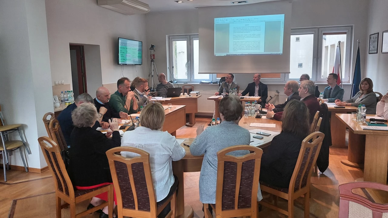 Rada Gminy przeciwna linii kolejowej dużych prędkości do CPK