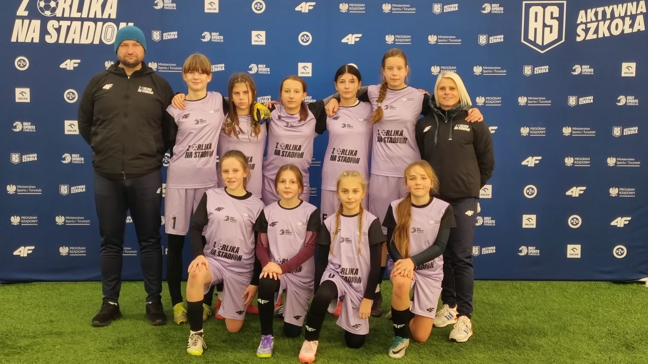 Różowe Pantery SP7 z sukcesem na ogólnopolskim turnieju "Z Orlika na Stadion"