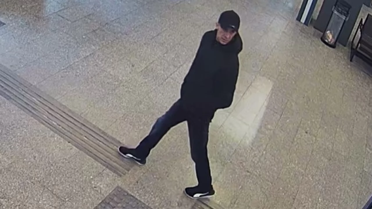 Rozpoznajesz tego mężczyznę? Szuka go policja