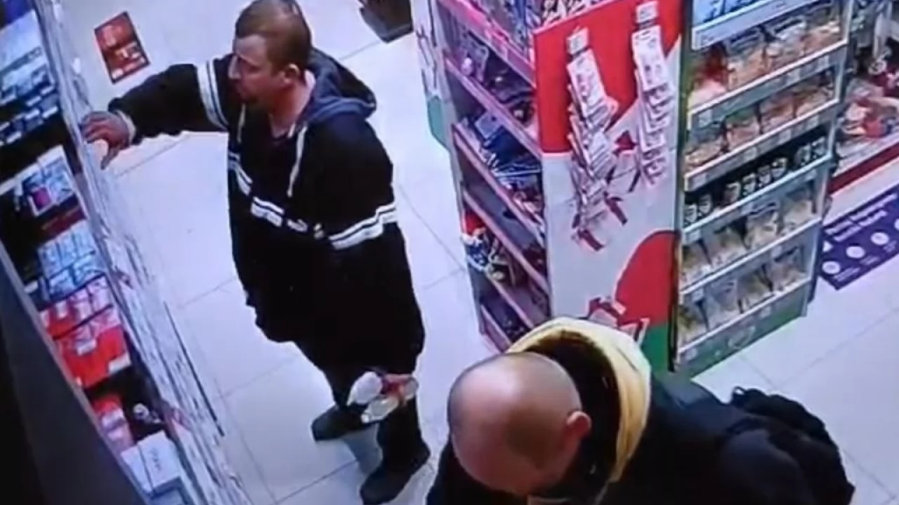 Rozpoznajesz tych mężczyzn? Kamery złapały ich na gorącym uczynku