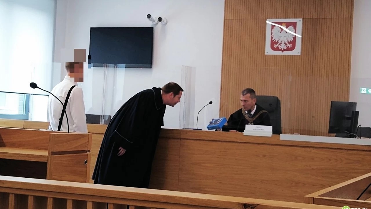 Ruszył proces 23-latka, który świecił laserem w radiowóz. "Chciałem tylko pokazać koleżance, jaki ma zasięg."