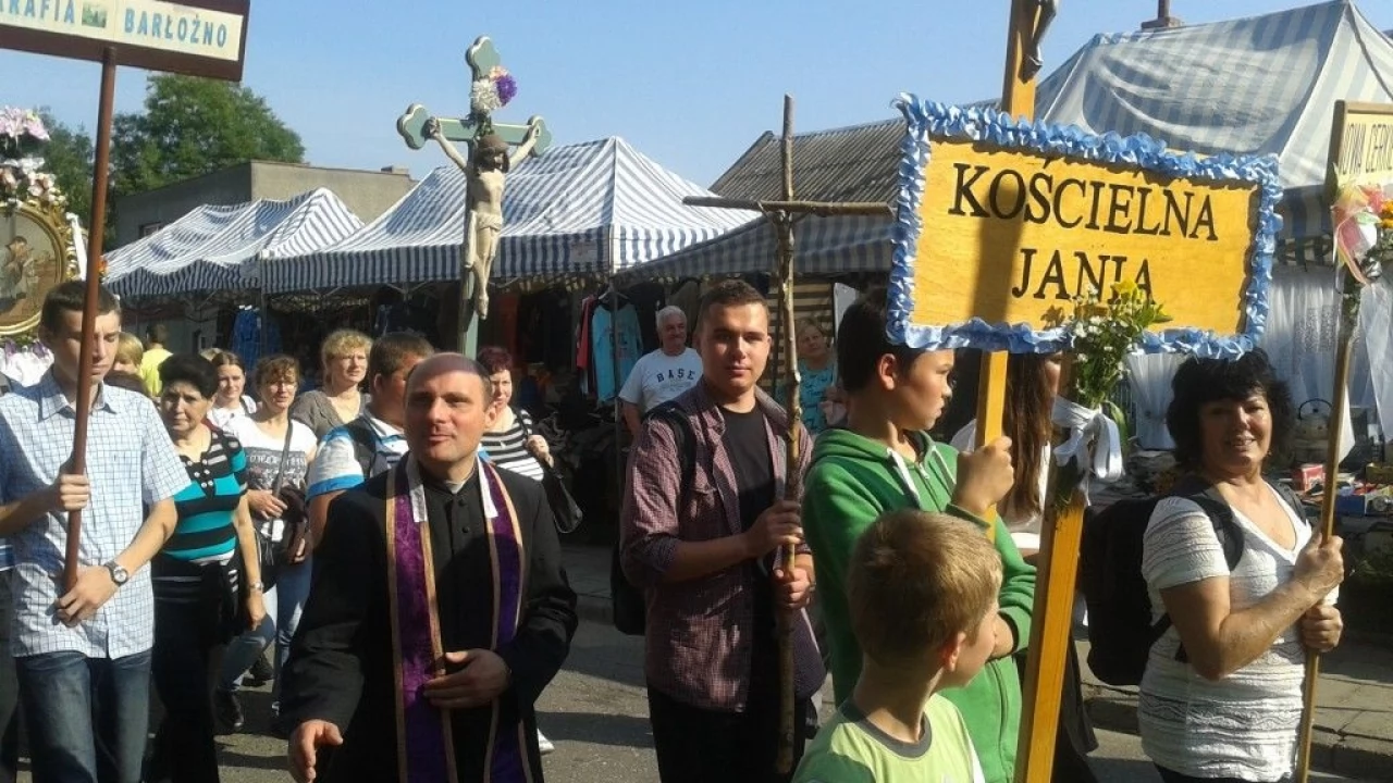 Rzesze wiernych w piaseckim Sanktuarium