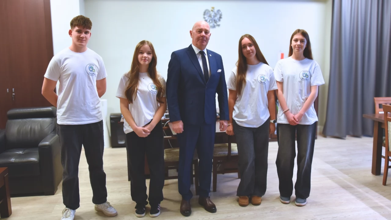 Safe Mode. Młodzi uświadamiają, że wiedza i spokój są kluczowe w sytuacjach zagrożenia