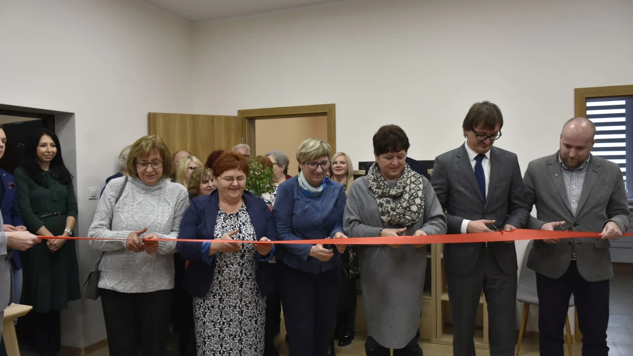 Seniorzy cieszą się z nowego klubu
