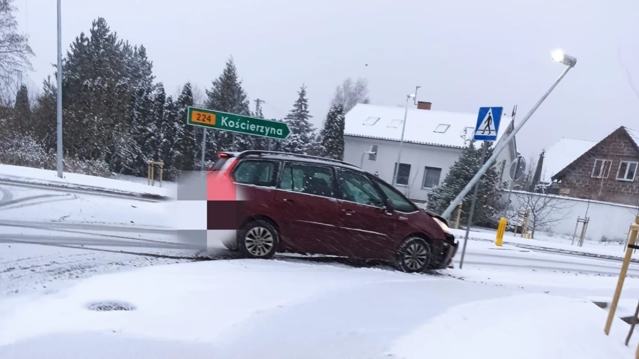 Seria wypadków - straż apeluje o wymianę opon na zimowe