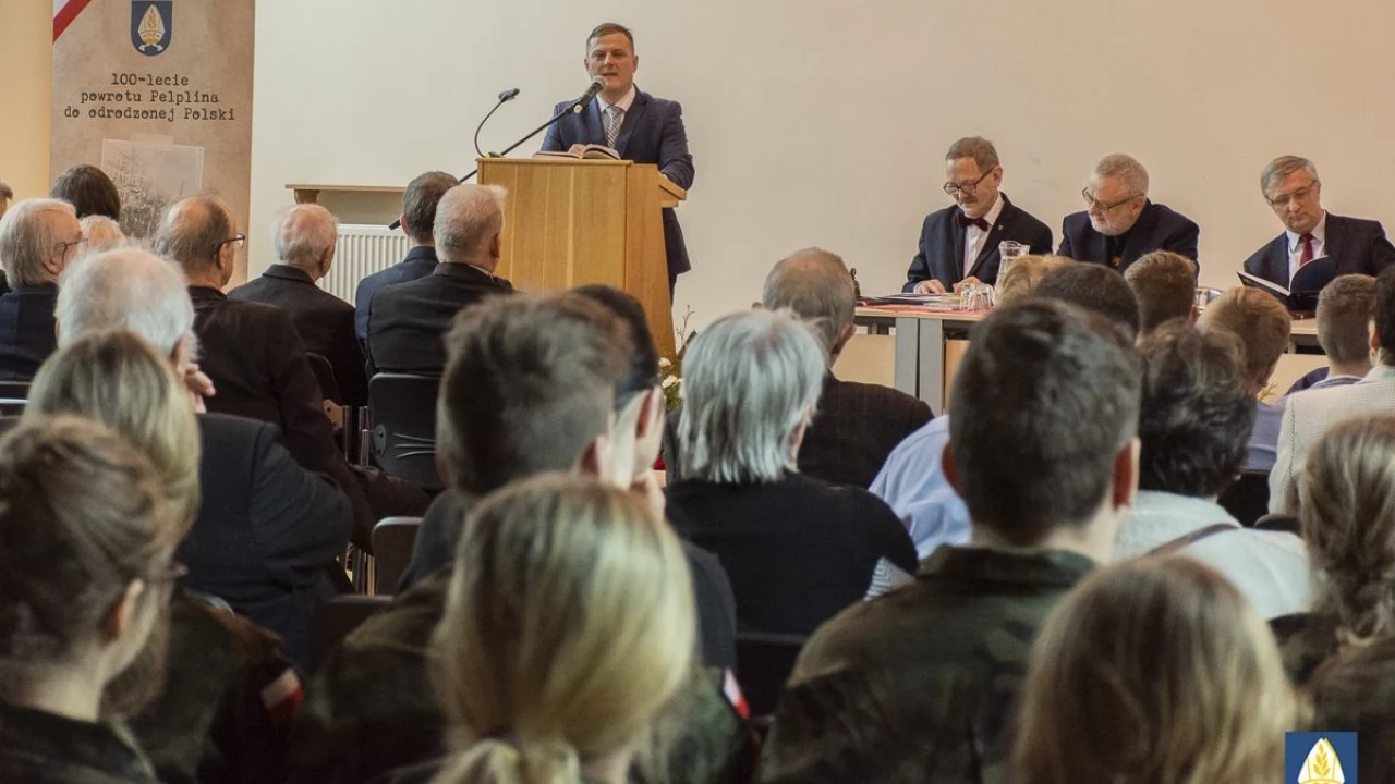 Sesja i konferencja na stulecie powrotu Pelplina do Polski
