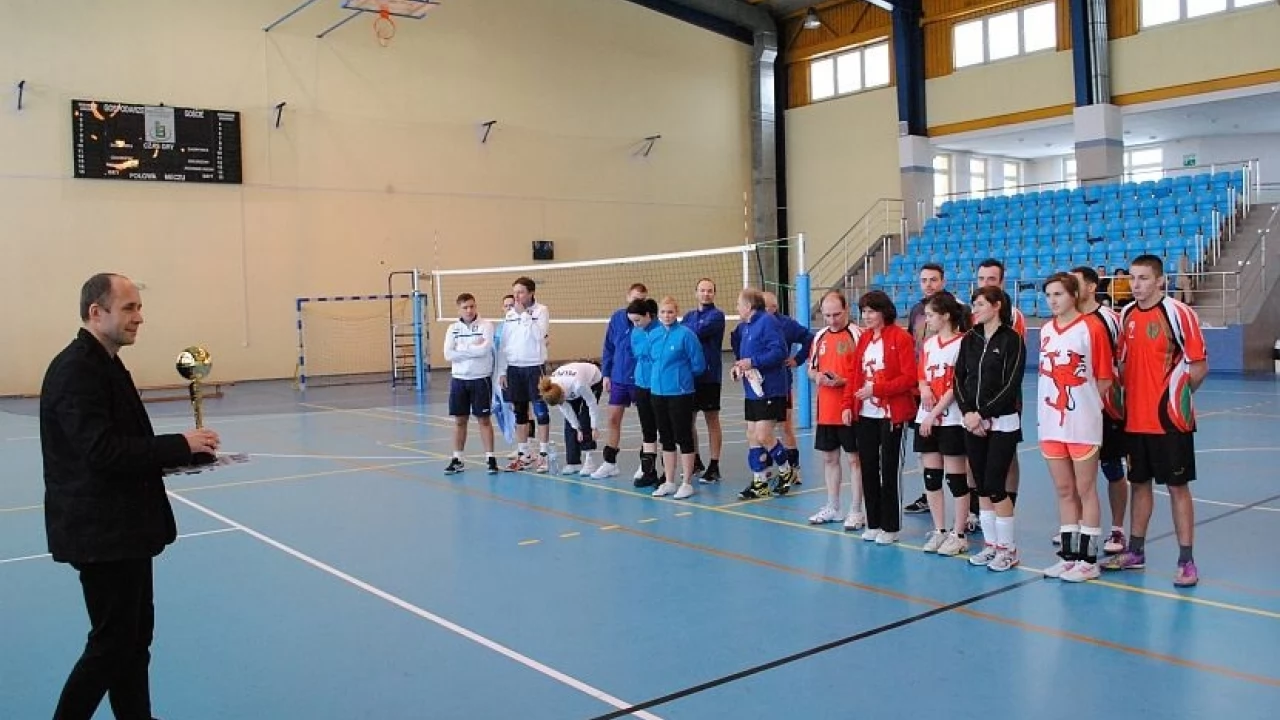 Siatkówka. Samorządowcy walczyli o puchar