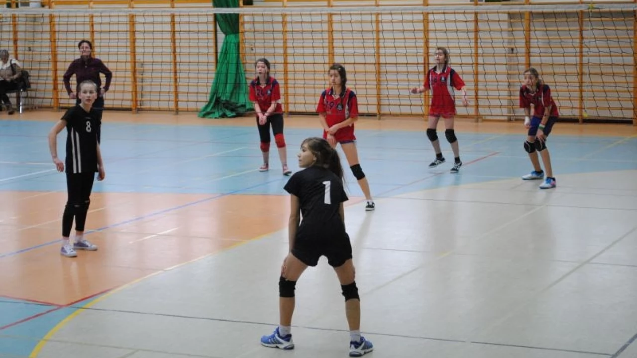 Siatkówka. SP 10 najlepsza