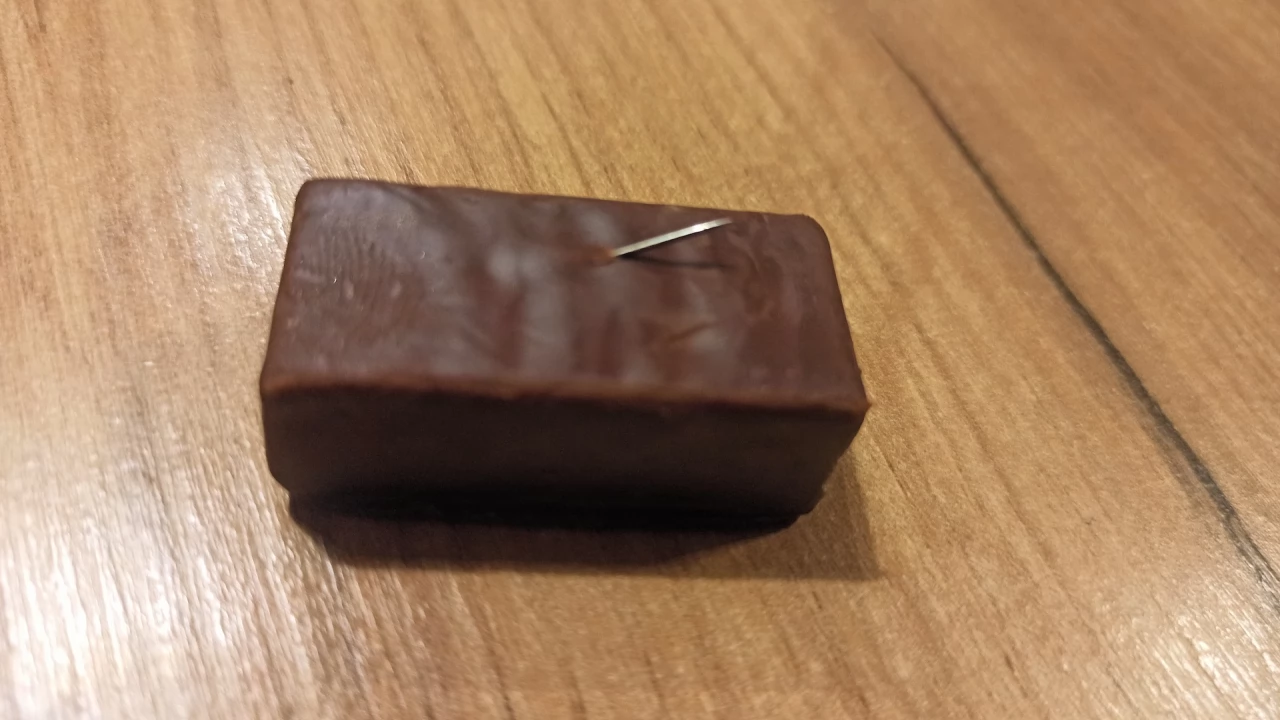 Skandal po Halloween. Dziecko dostało cukierek z igłą
