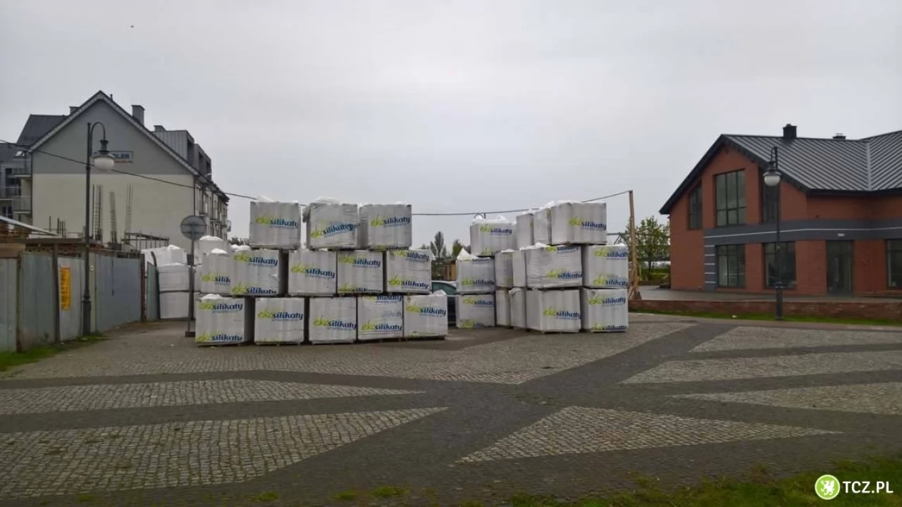 Skład budowlany na Bulwarze?