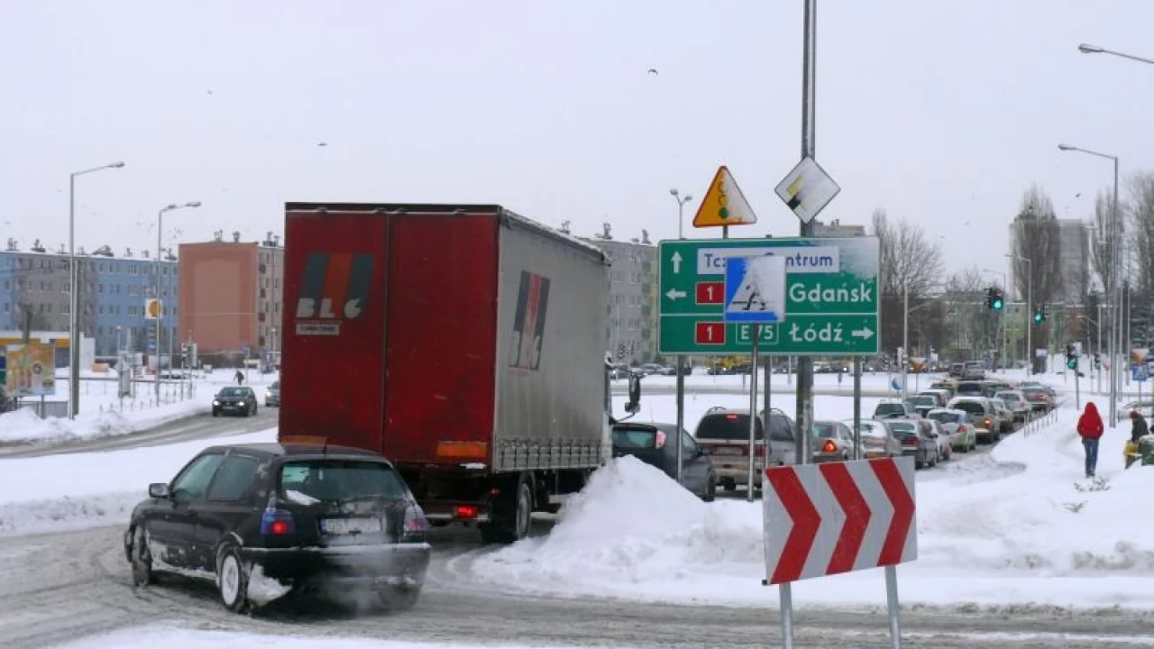 Śnieg, mróz, ślisko na drogach