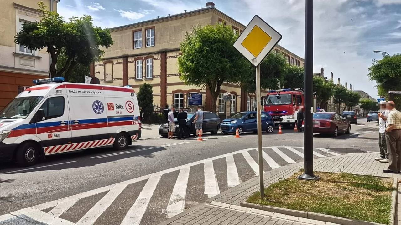 Sobieskiego/Niepodległości. Zderzenie dwóch aut