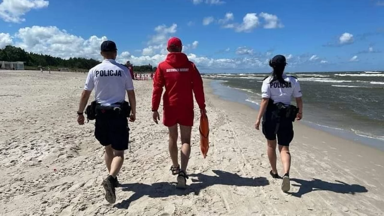 Specjalna akcja policji - ostrzegają plażowiczów