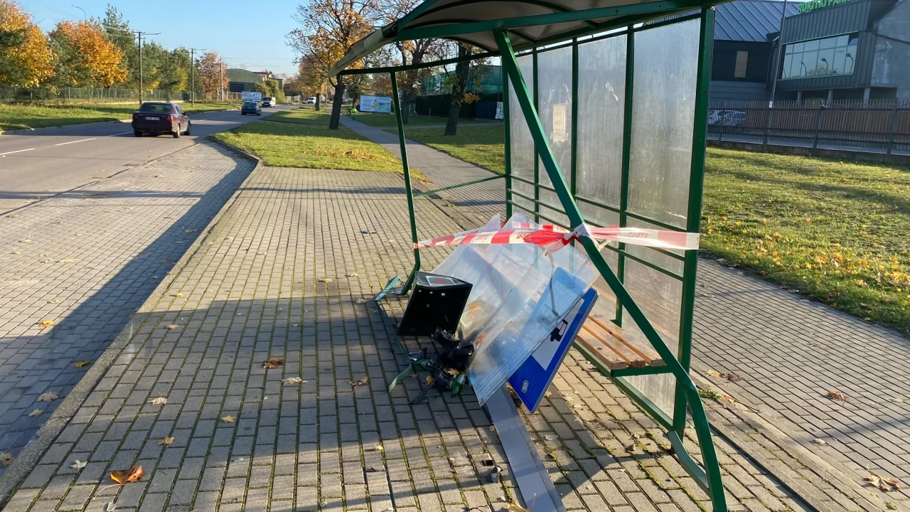 Staranowany przystanek, pasażerowie w szpitalu, kierowca w areszcie