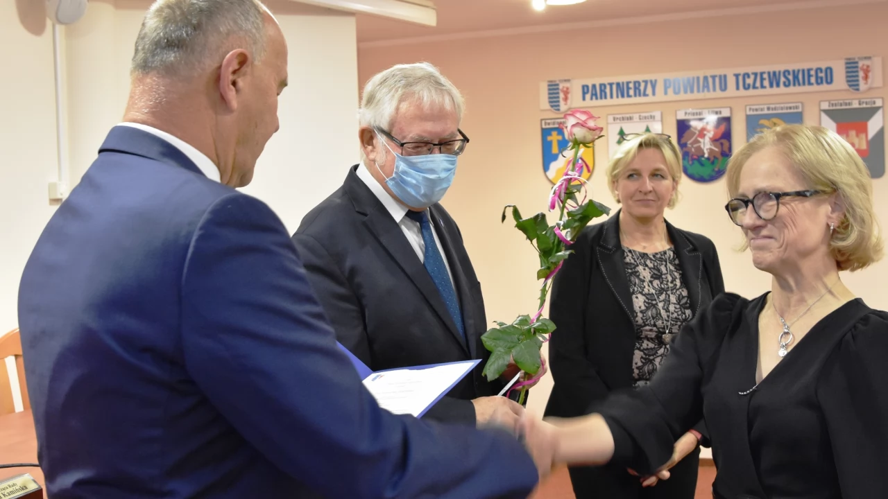 Starosta wyróżnił nauczycieli