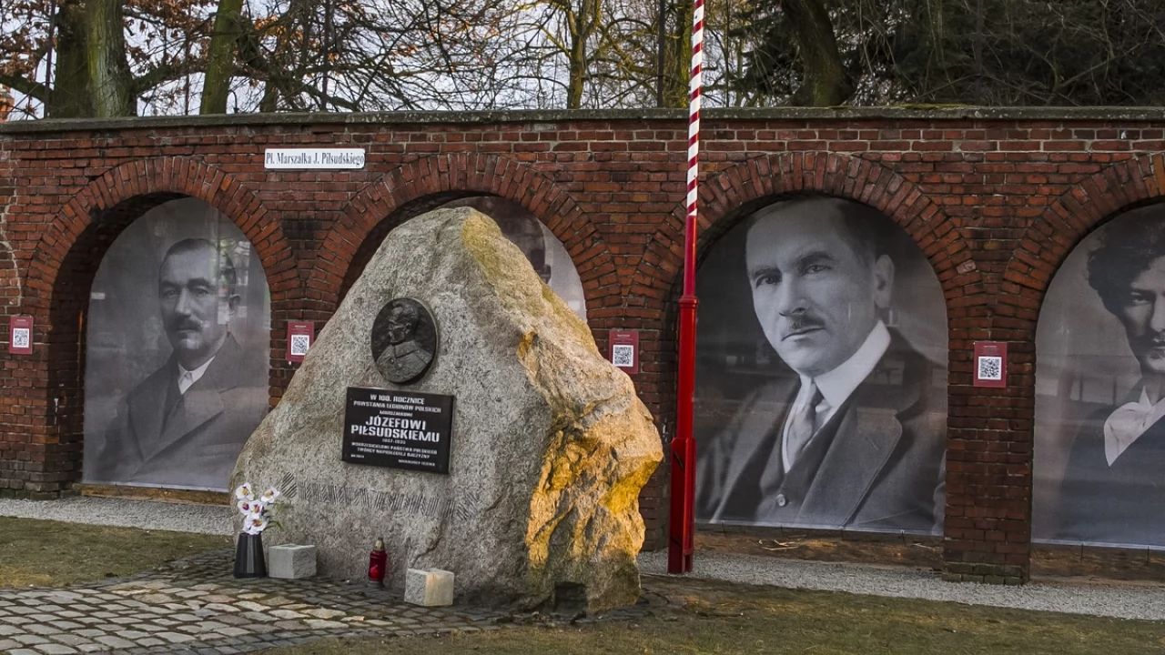 STO LAT NIEPODLEGŁEJ - początek obchodów