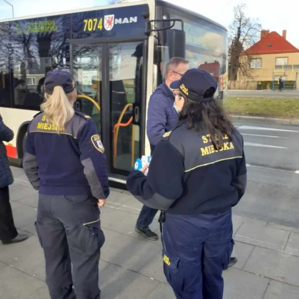 Strażnicy sprawdzają, czy tczewianie noszą maseczki