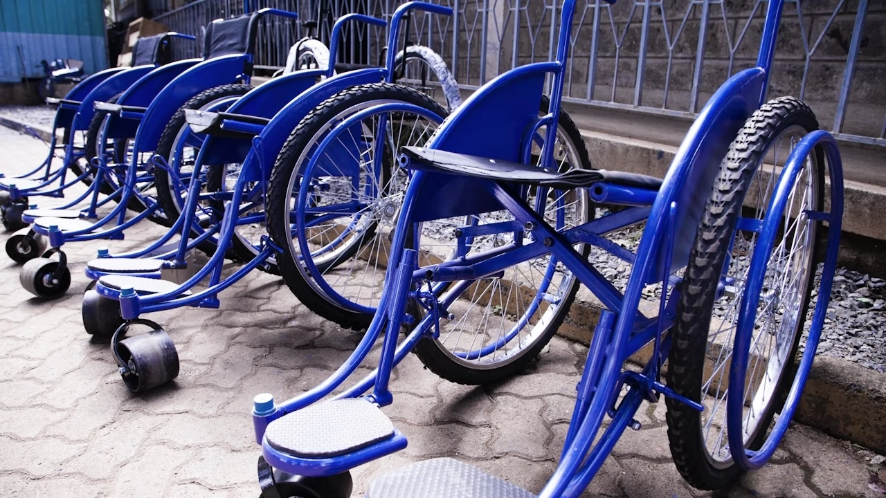 Świadczenie rehabilitacyjne z ZUS: Jak je uzyskać i nie stracić ciągłości wsparcia