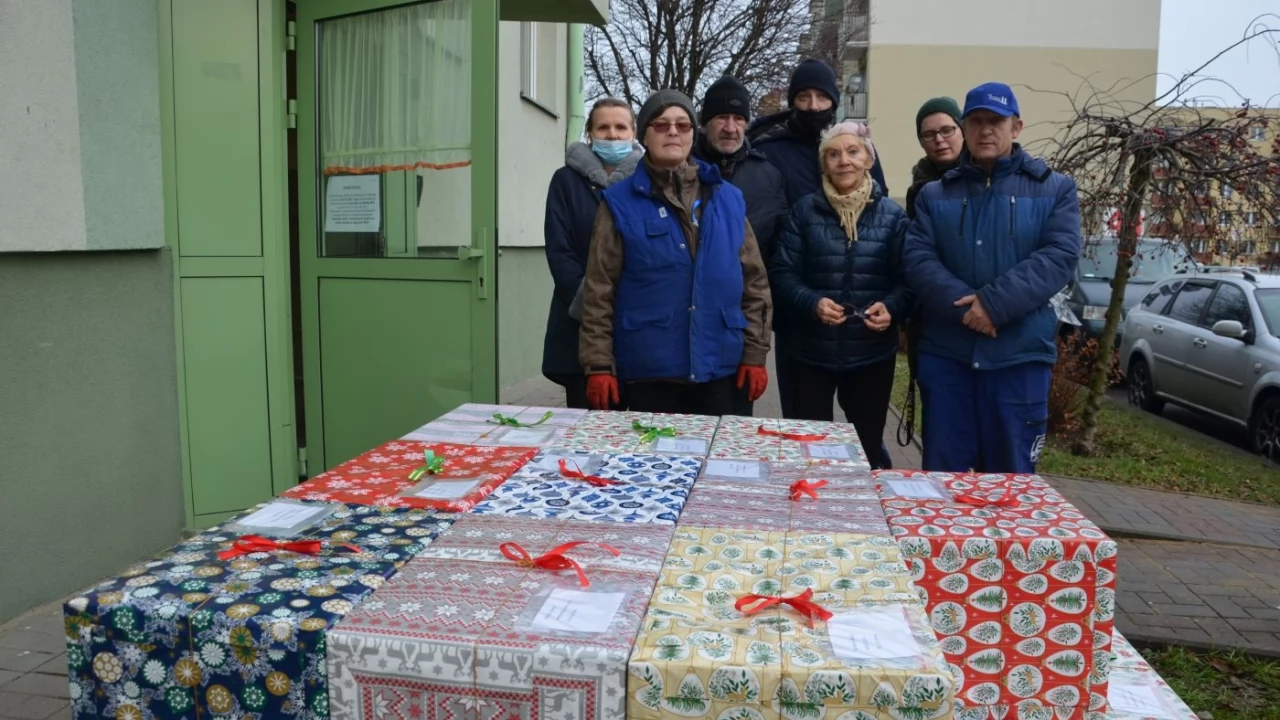 Świąteczne paczki trafiły do potrzebujących