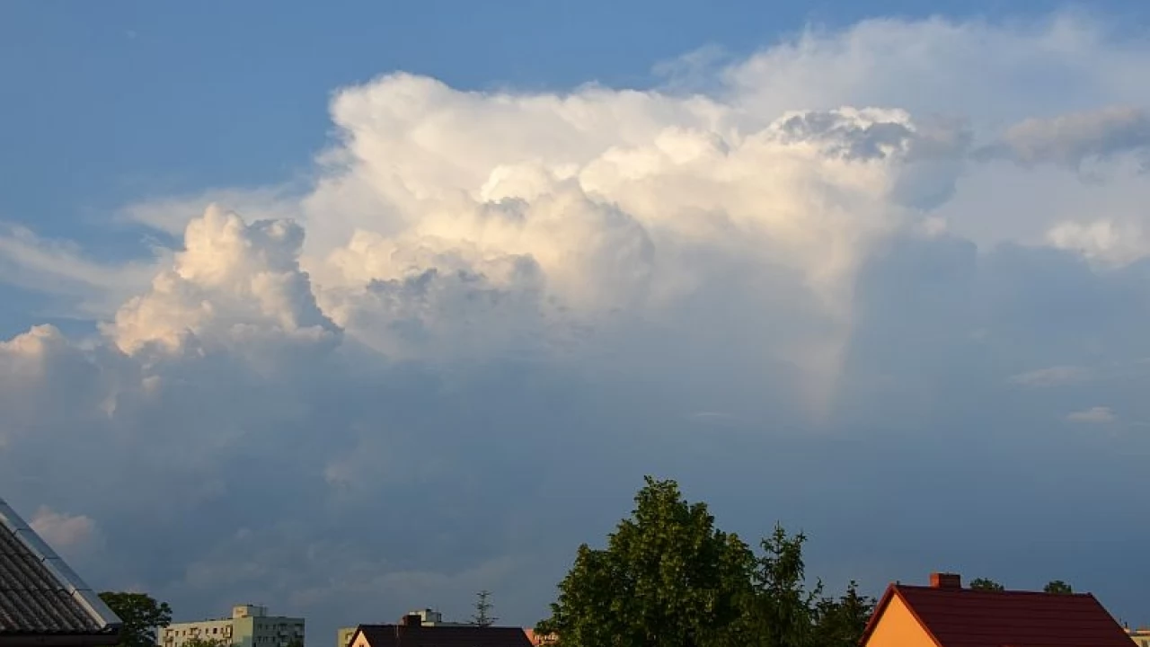 Synoptycy: możliwe burze z gradem