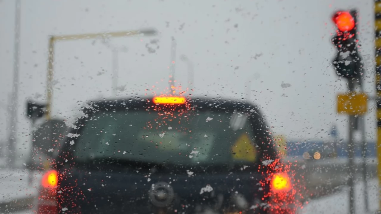 Synoptycy ostrzegają: w nocy i nad ranem bardzo ślisko na drogach!
