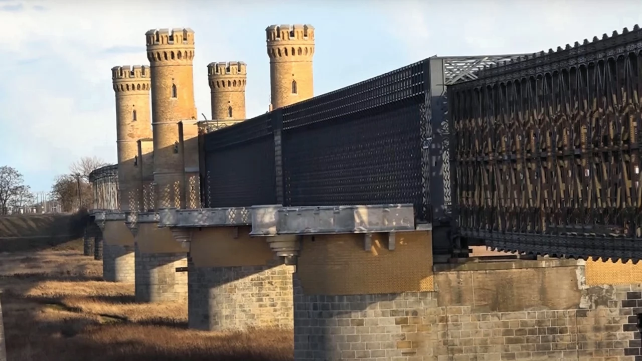 Sześć firm chce odbudowywać Most Tczewski