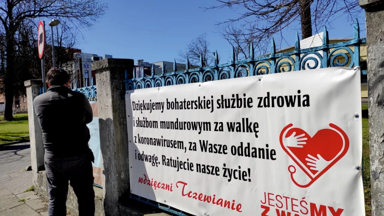 Tczewianie dziękują medykom. "Jesteśmy z wami"