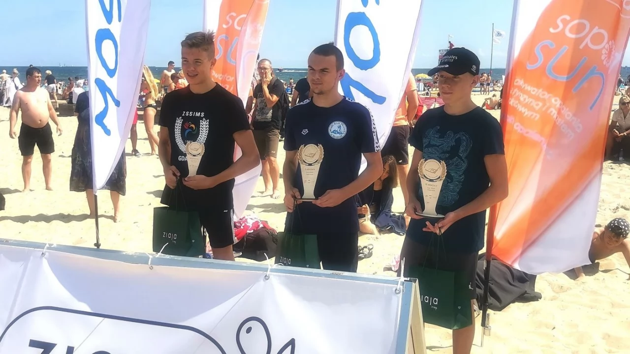 Tczewianin Nikodem Wieczorkowski zwycięzcą wyścigu pływackiego dookoła molo