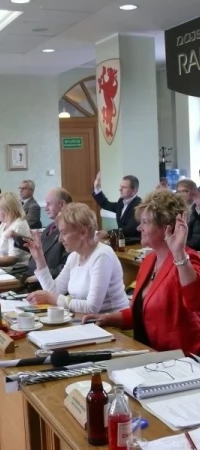 Radni głosują podczas ostatniej przedwakacyjnej sesji