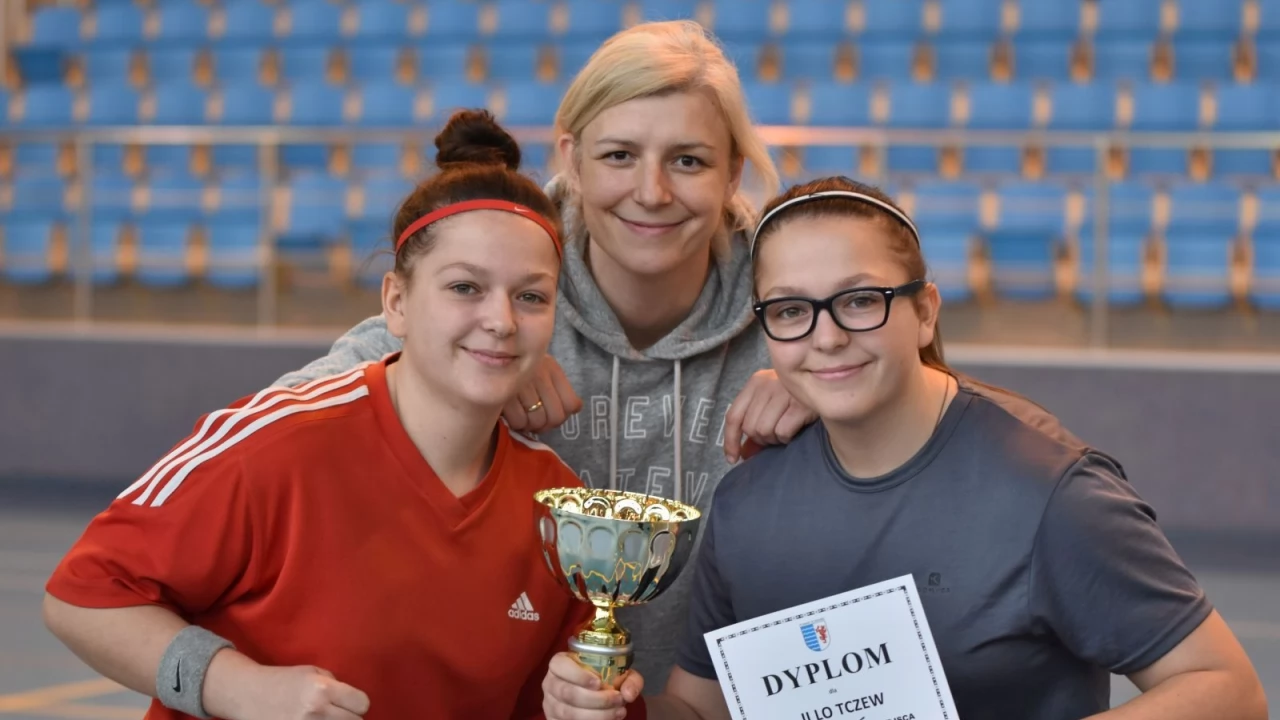 Tenisowe zmagania młodzieży
