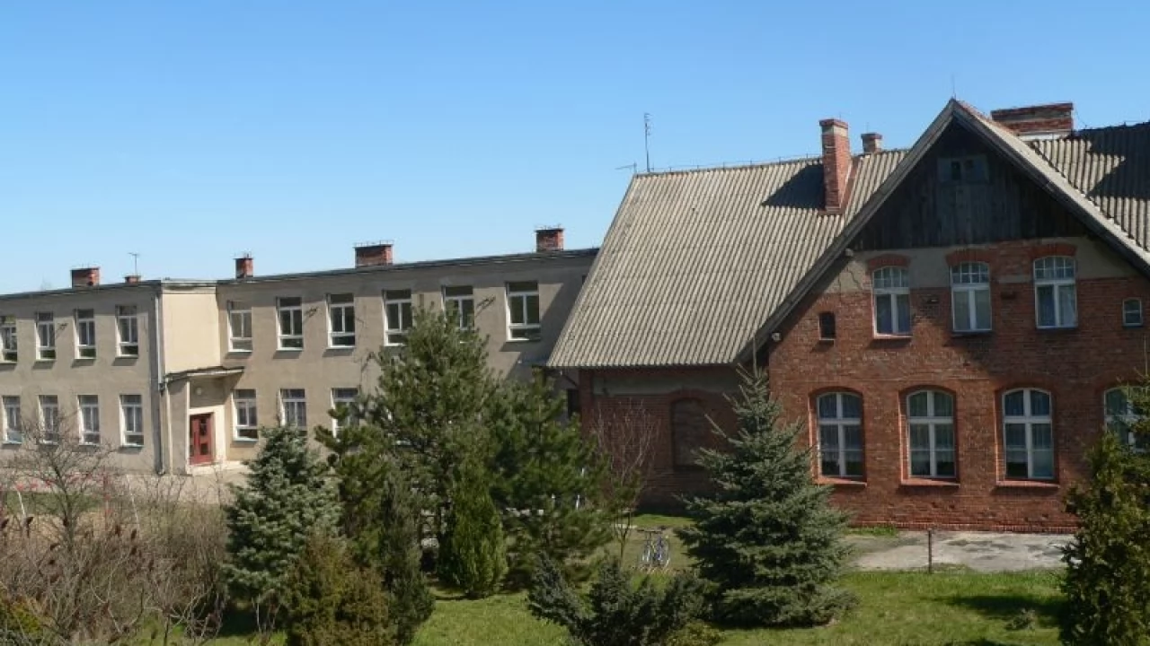 Termomodernizacja szkoły podstawowej w Pieniążkowie