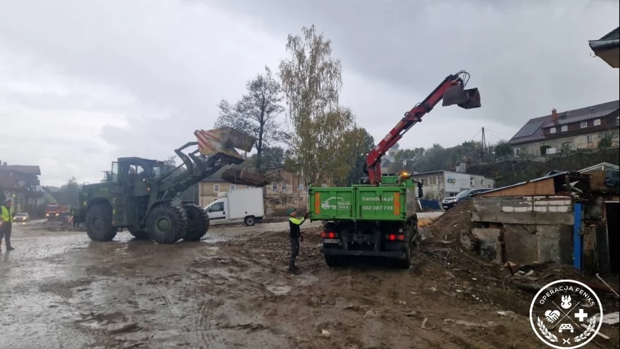Terytorialsi wciąż pomagają powodzianom