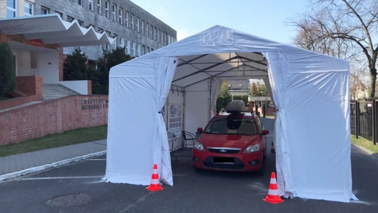 Testy na koronawirusa Drive-thru. Na Pomorzu działa już pierwszy taki punkt