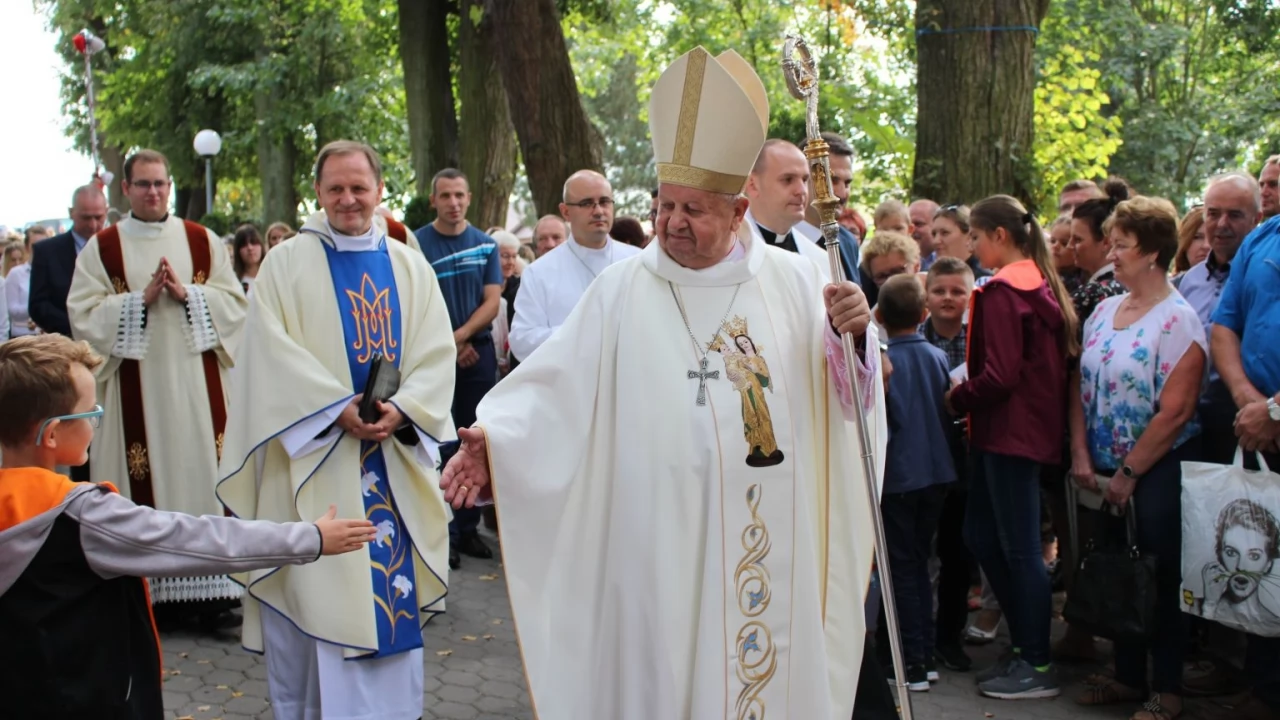 Tłumy pielgrzymów odwiedziły miejsce cudów
